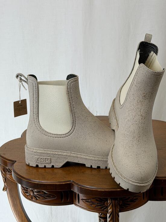 Asportuguesas Shoes - NIB Bos & Co Asportuguesas CORK Chelsea Ankle Pull On Boot Oatmeal EU 40 #0374